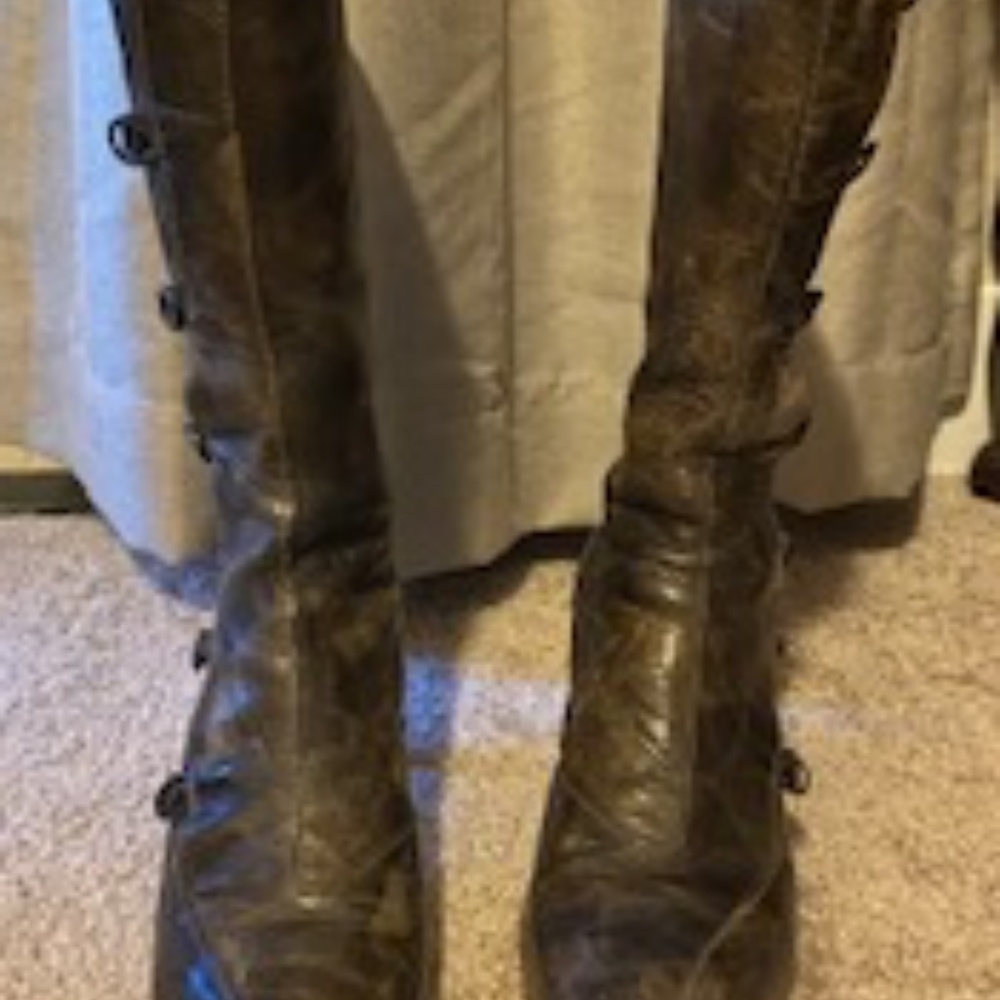 Cydwoq Vintage button up charcoal grey leather boots